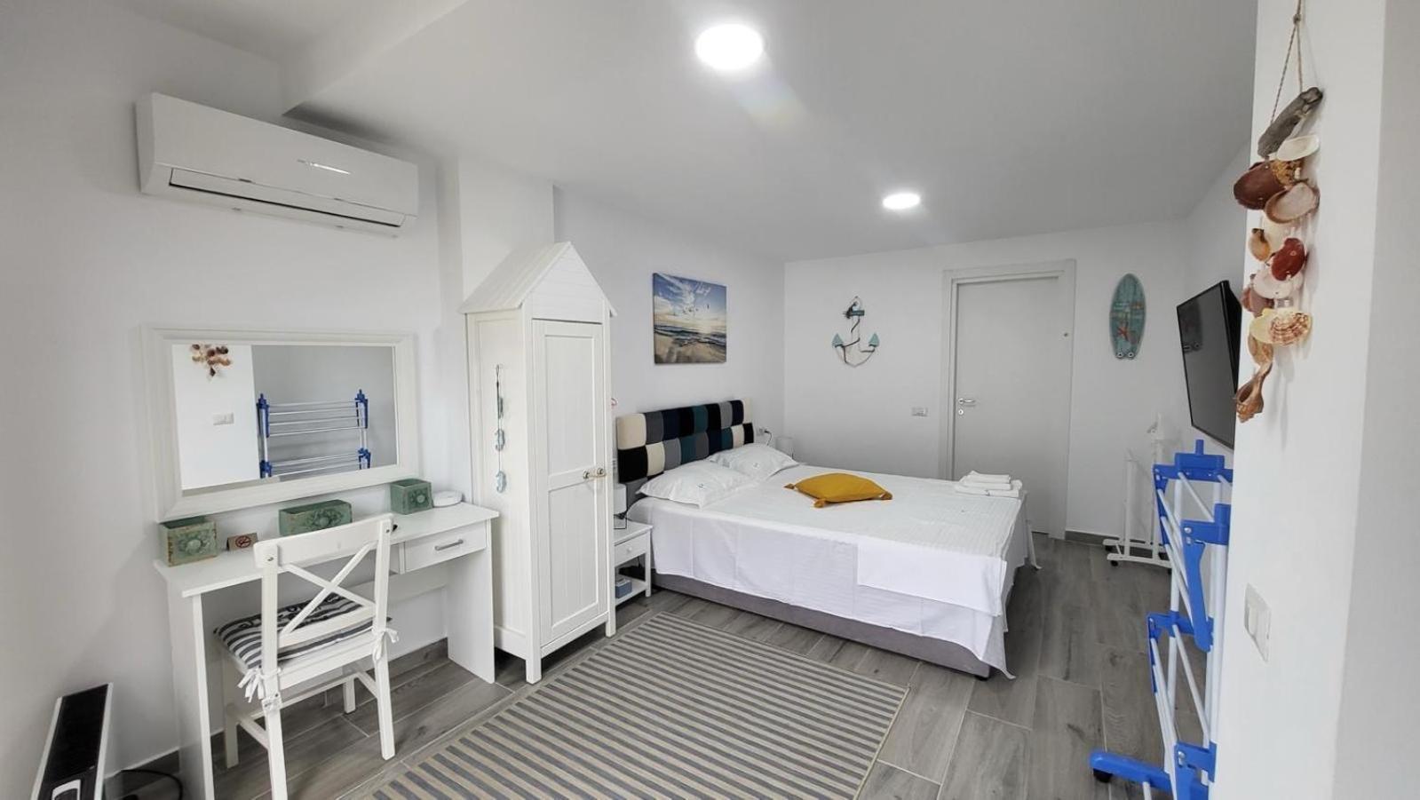 Serenity Sea View Apartment โอลิมป์ ภายนอก รูปภาพ